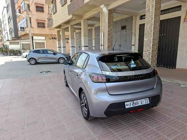 Peugeot 208 Diesel Manuelle 2023 à Agadir