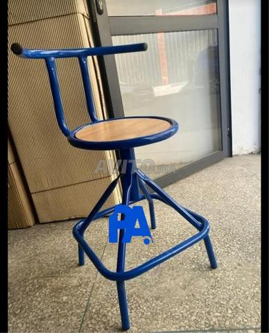 tabouret/table ronde/tableau/chaise écritoire/banc