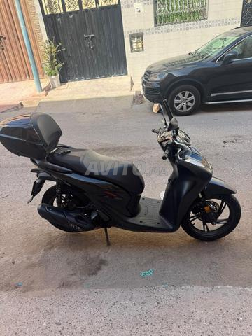 SH 125i black sport - 2