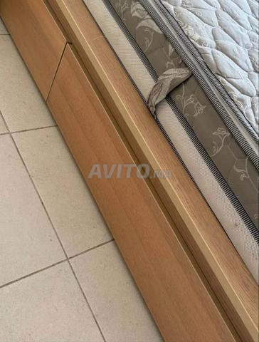 سرير بالمرتبة وخزانة تسريحة، ما زال جديداً - 2