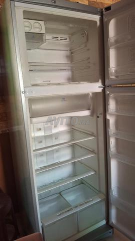 Réfrigérateur Indesit grand format d'occasion - 2