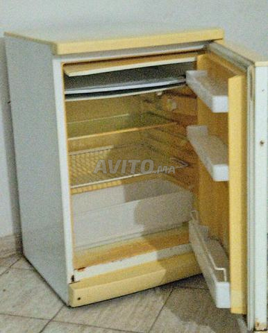 Mini bar réfrigérateur, machine à laver en bon état - 2