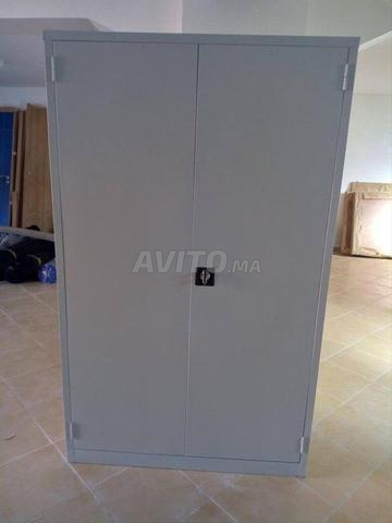 Armoire métallique haute/basse porte battante/lit