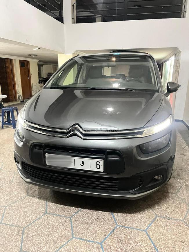 citreon c4 picasso 2018 en bon etat