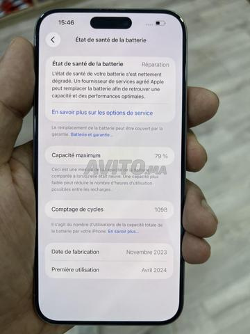 iPhone 15 Pro Max très bon état avec carton - 2