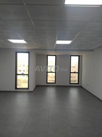 Bureau professionnel neuf à louer – Errahma - 2