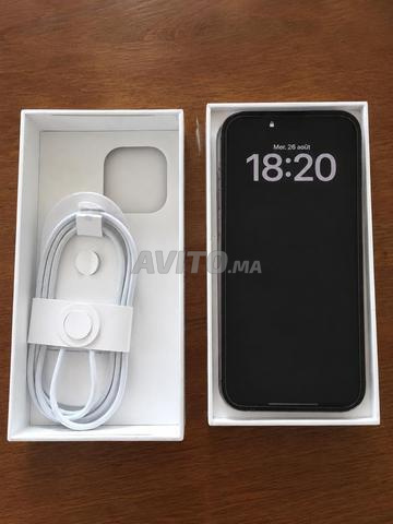 iPhone 16 Pro Max avec boîte et câble original - 2