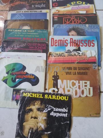 LOT DISQUES VINYLE 45 - 2