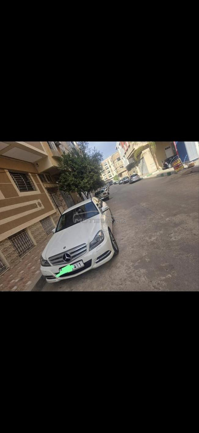 Mercedes-Benz 220 Diesel Automatique 2011 à Fès