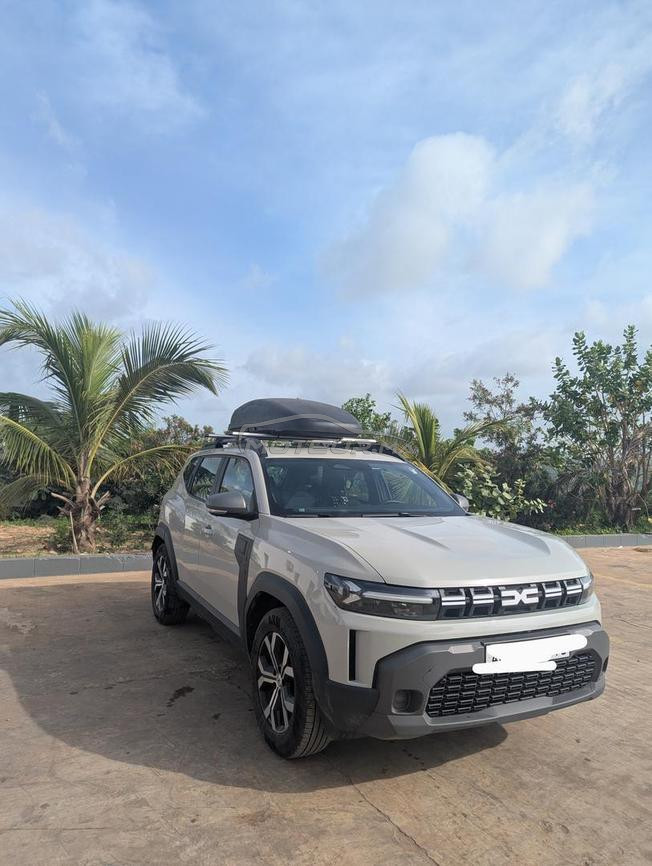 Dacia Duster 2025 avec attache remorque 