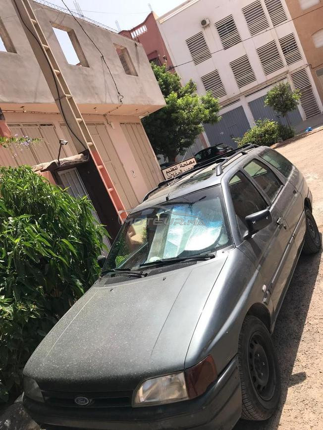 Ford escort familiale a vendre 