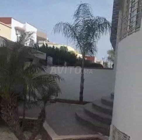 فيلا 326 م مع مسبح بالقرب من فندق زكي
