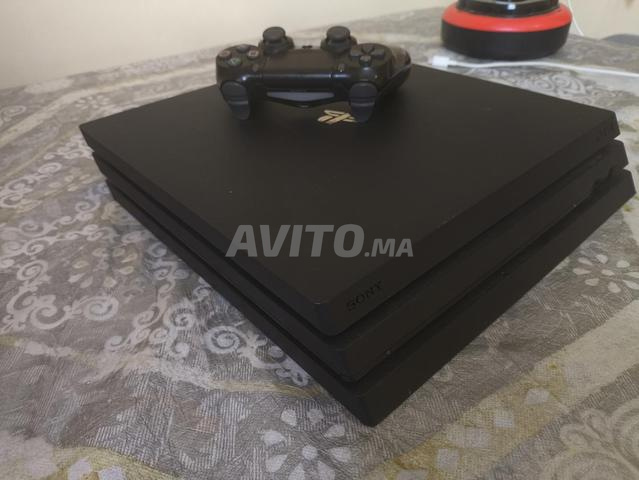 PS4 برو 1 تيرا بحالة ممتازة جداً - 2