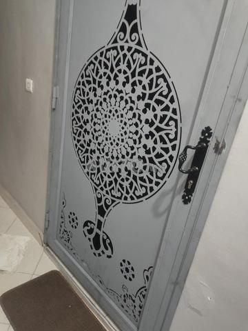باب حديد مازال جديد - 2
