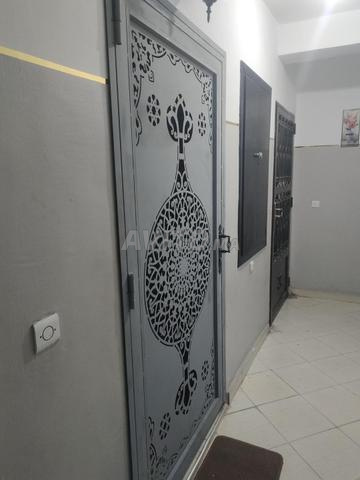 Porte en fer encore neuve