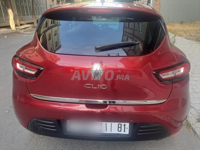 Clio 4 modèle 2021, état neuf - 2