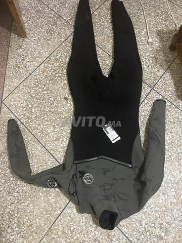 بدلة ركوب الأمواج للبيع - 2