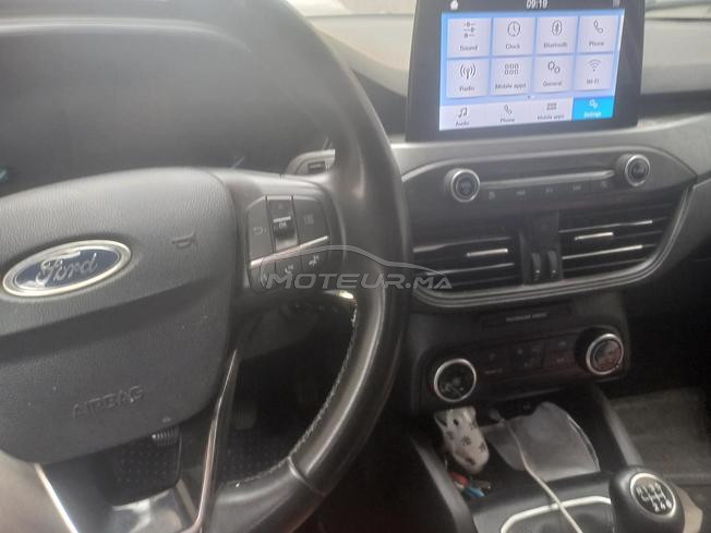 ford focus presque neuve 