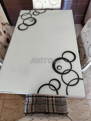 طاولة طعام مع 4 كراسي - 2