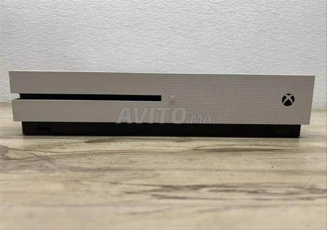 Xbox One S - 2