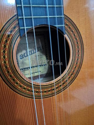 Guitare Admira - 2