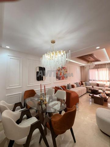 À VENDRE – MAGNIFIQUE APPARTEMENT MEUBLÉ
