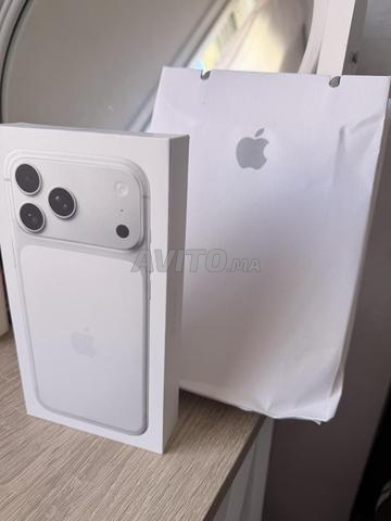I phone 17 pro max 256go silver ESIM - 2
