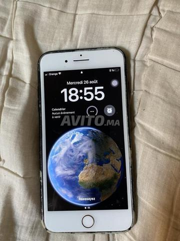iPhone 8 Plus, dos cassé, à très bon prix bas