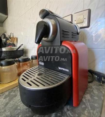 Machine à capsules DeLonghi Nespresso Essenza EN 97.W