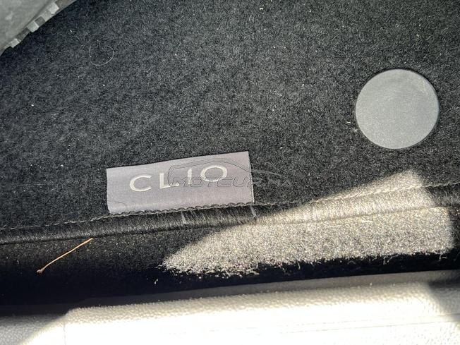 clio 5 ,mod2022,gazoil,bon état,