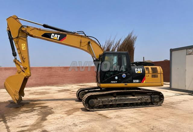 2024 CATERPILLAR 323D PELLE