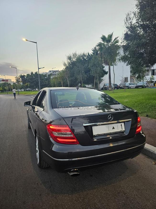 Mercedes-Benz 220 Diesel Automatique 2012 à Salé