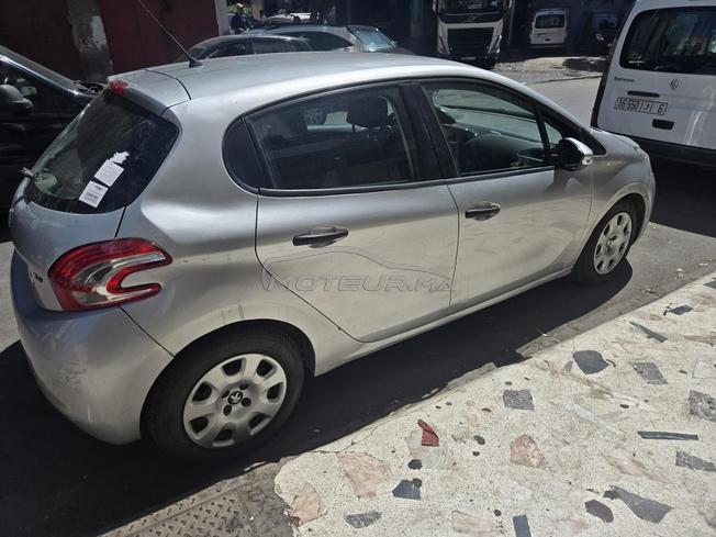 Peugeot 2O8 essence 