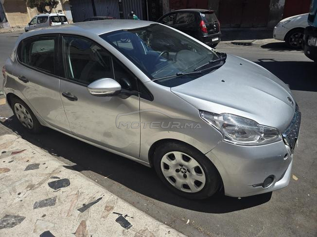Peugeot 2O8 essence 