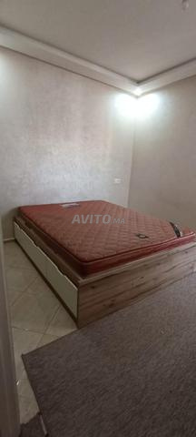 Lit avec matelas prix négociable