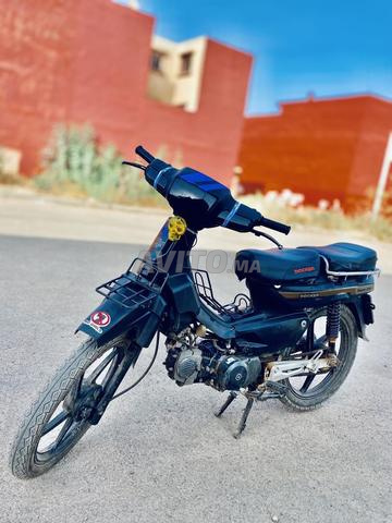 Scooter C50 propre, moteur bien, embrayage à main - 2