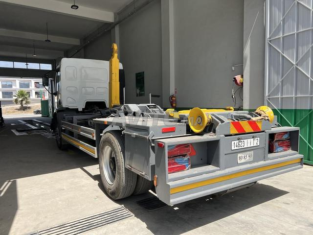 بيع أو تأجير شاحنة أمبلي رول Renault 210 - 2