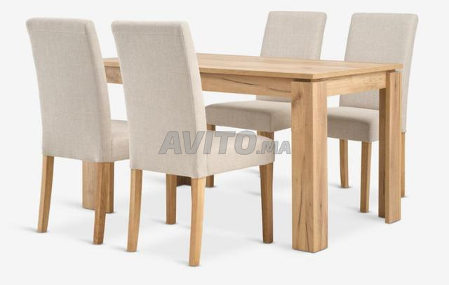 Table chêne naturel 140 X 80 et 4 chaises beige