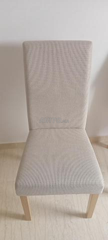 Table chêne naturel 140 X 80 et 4 chaises beige