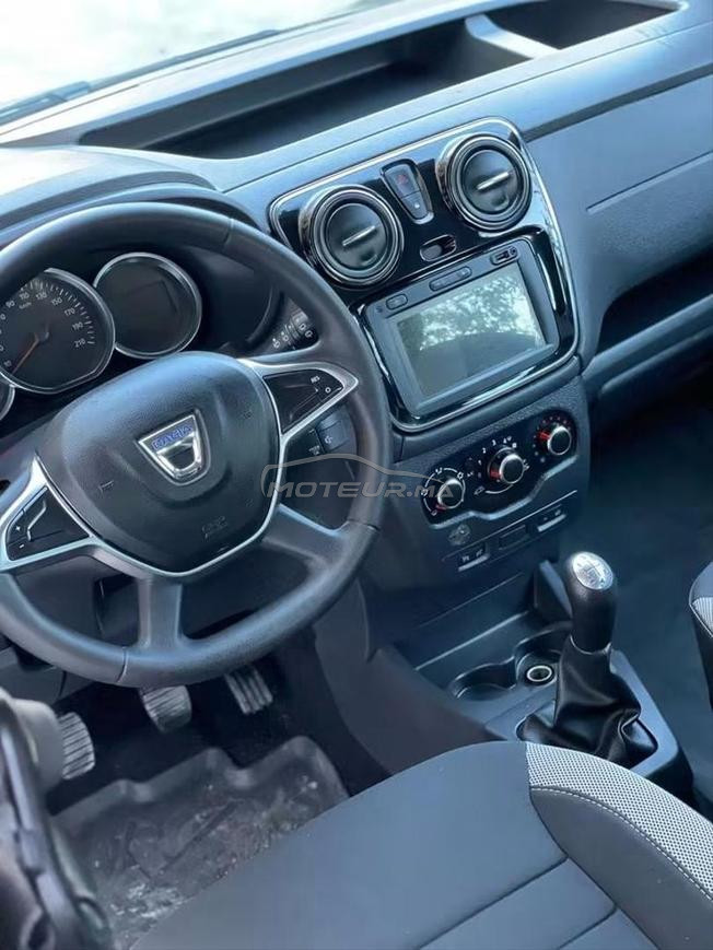 Dokker Stepway 2021 premeire main  2