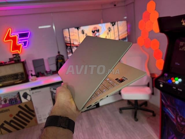 أسوس زينبوك A14 OLED سنابدراجون X 16 جيجابايت 512 جيجابايت