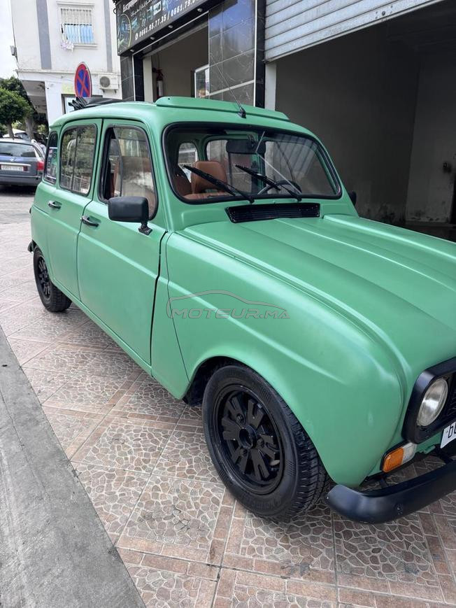 Renault 4 entièrement restauré 