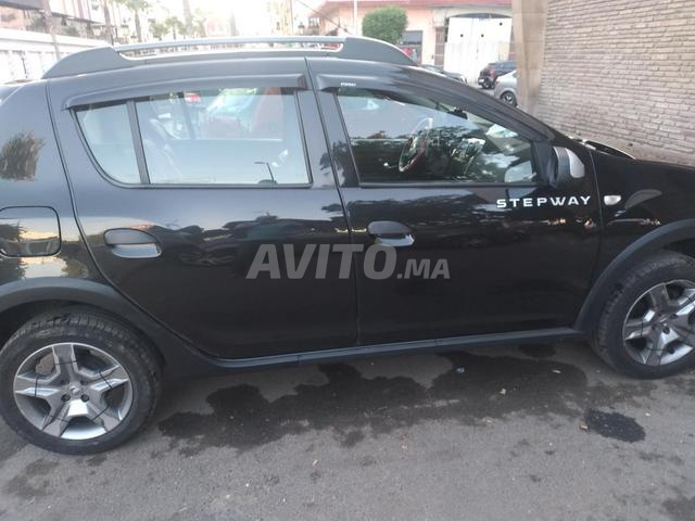 Dacia Sandero stepway 1er main faible kilométrage - 2