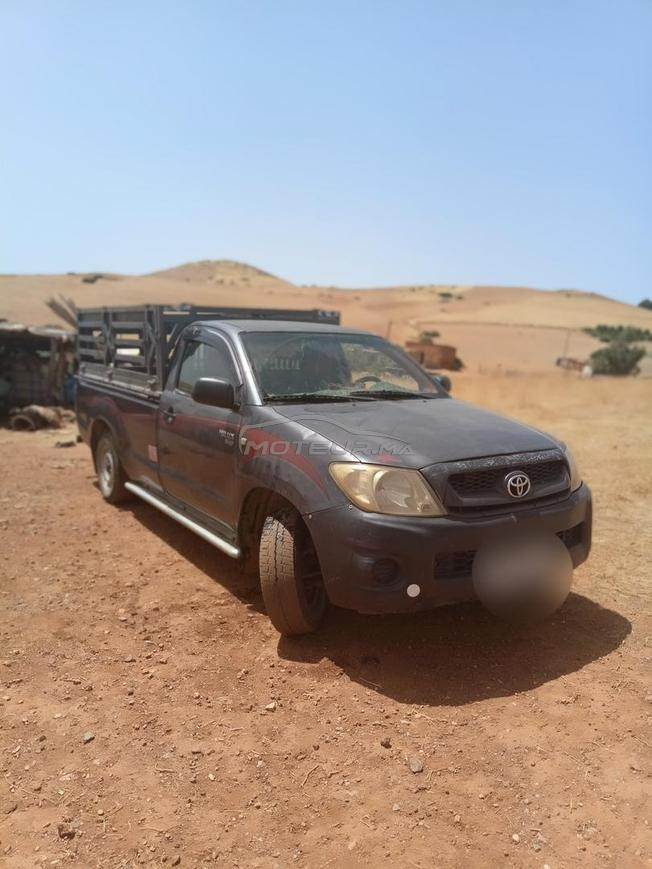 toyota hulux model 2011