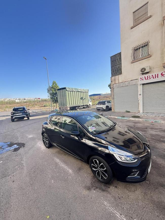 Clio 4 Intens 1.5 dCi Automatique 2019  124.000 km