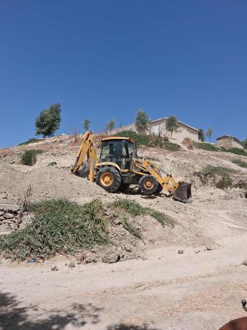 JCB 2004 TRÈS BON ÉTAT - 2