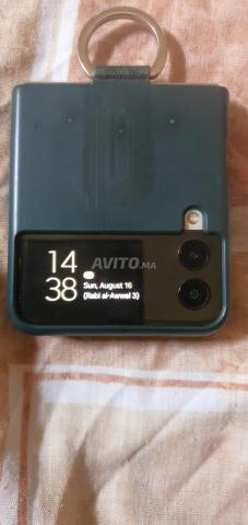 Samsung Zflip3 - 2