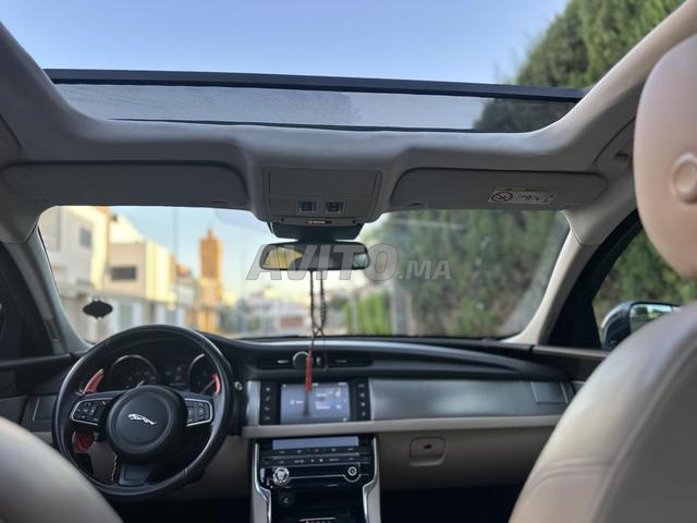 جاكوار XF 2.0 2016. - 2