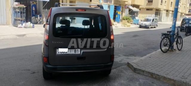 رينو كانجو ديزل يدوية 2015 بالدار البيضاء