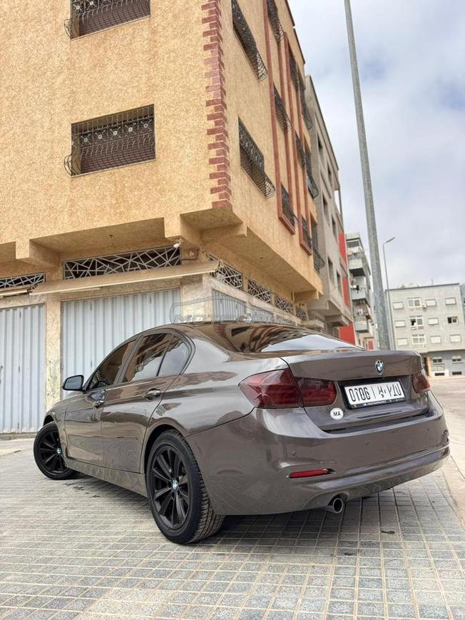 BMW Série 3 F30 2013 – Très propre – Full Options